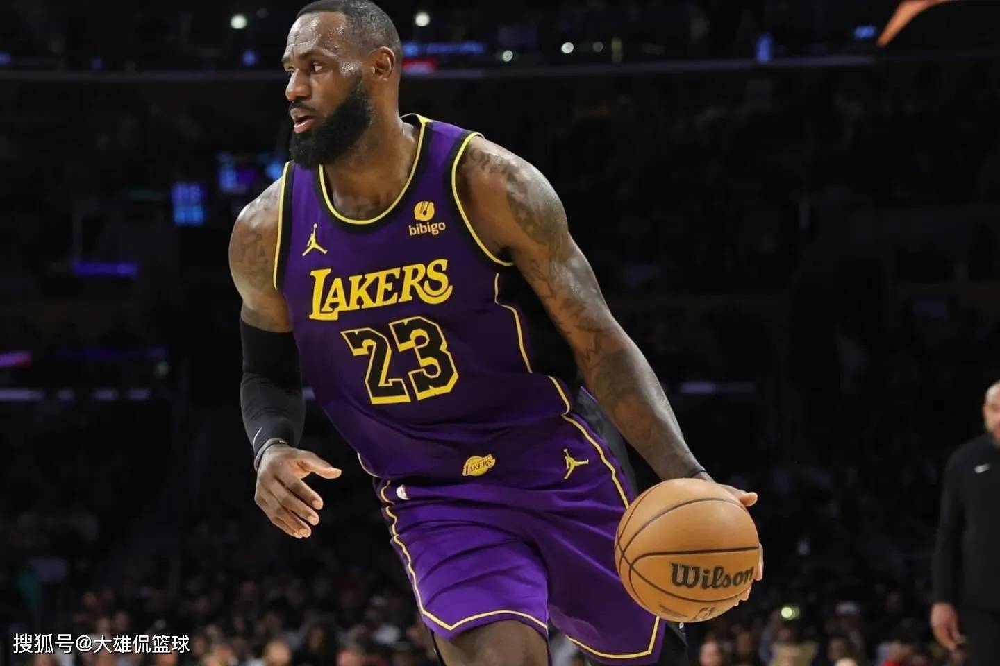 包含库里在FPX比赛中险胜，战术调整引发热议！气势如虹延续的词条