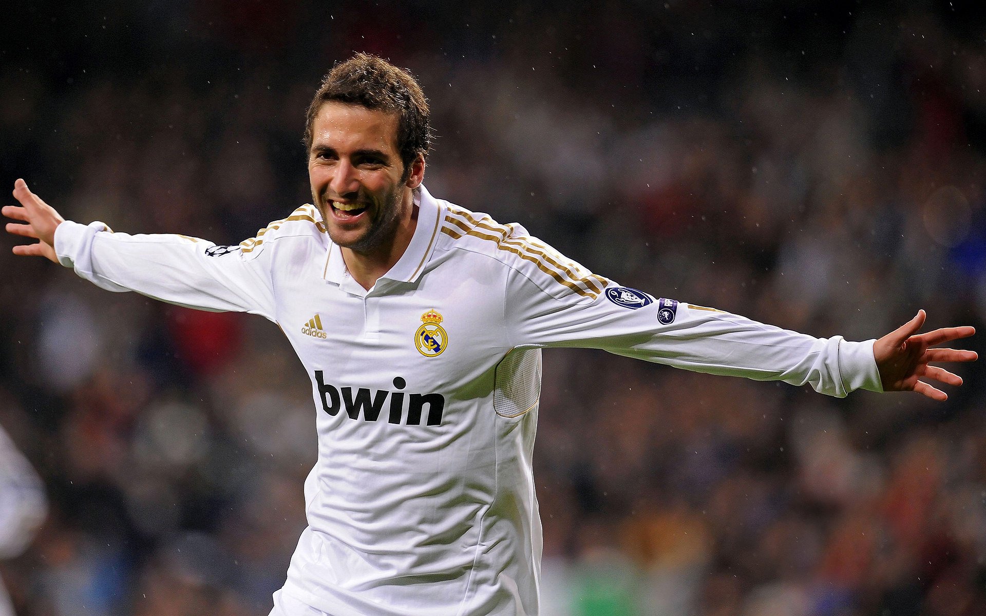 包含欧联杯次回合激情夜！周琦里突外投，尤文图斯绝杀川崎前锋的词条